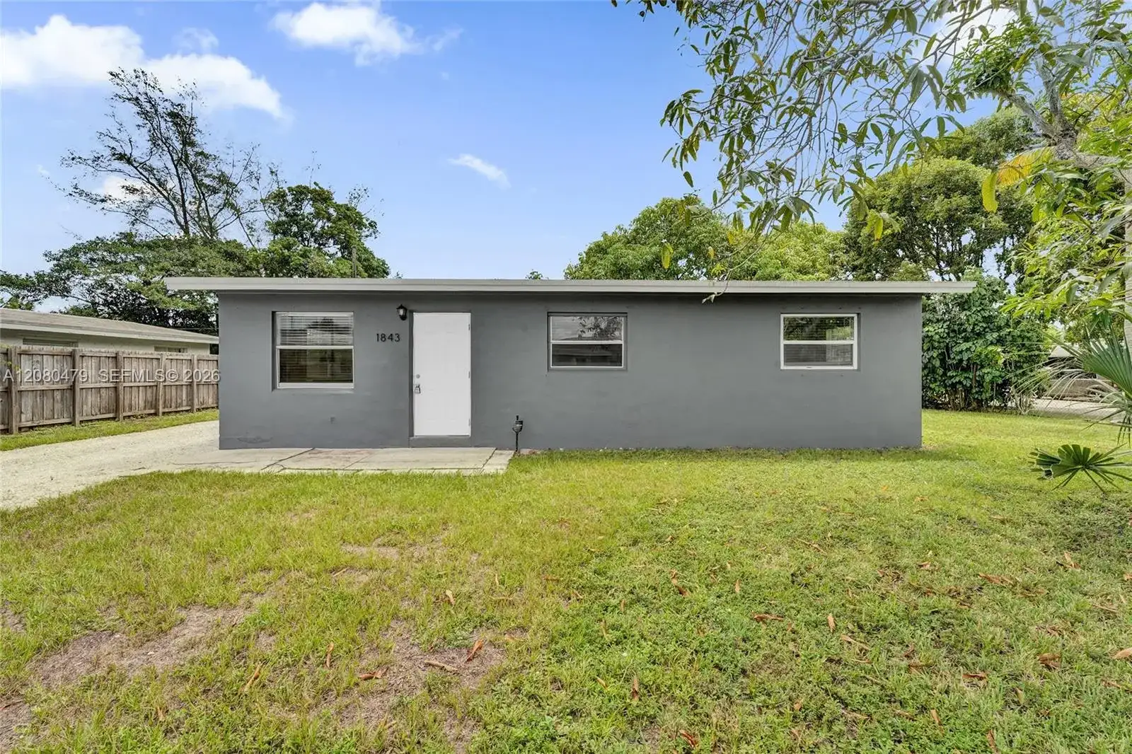 1843 Lauderdale Manor Dr, Fort Lauderdale FL 33311 photo 4