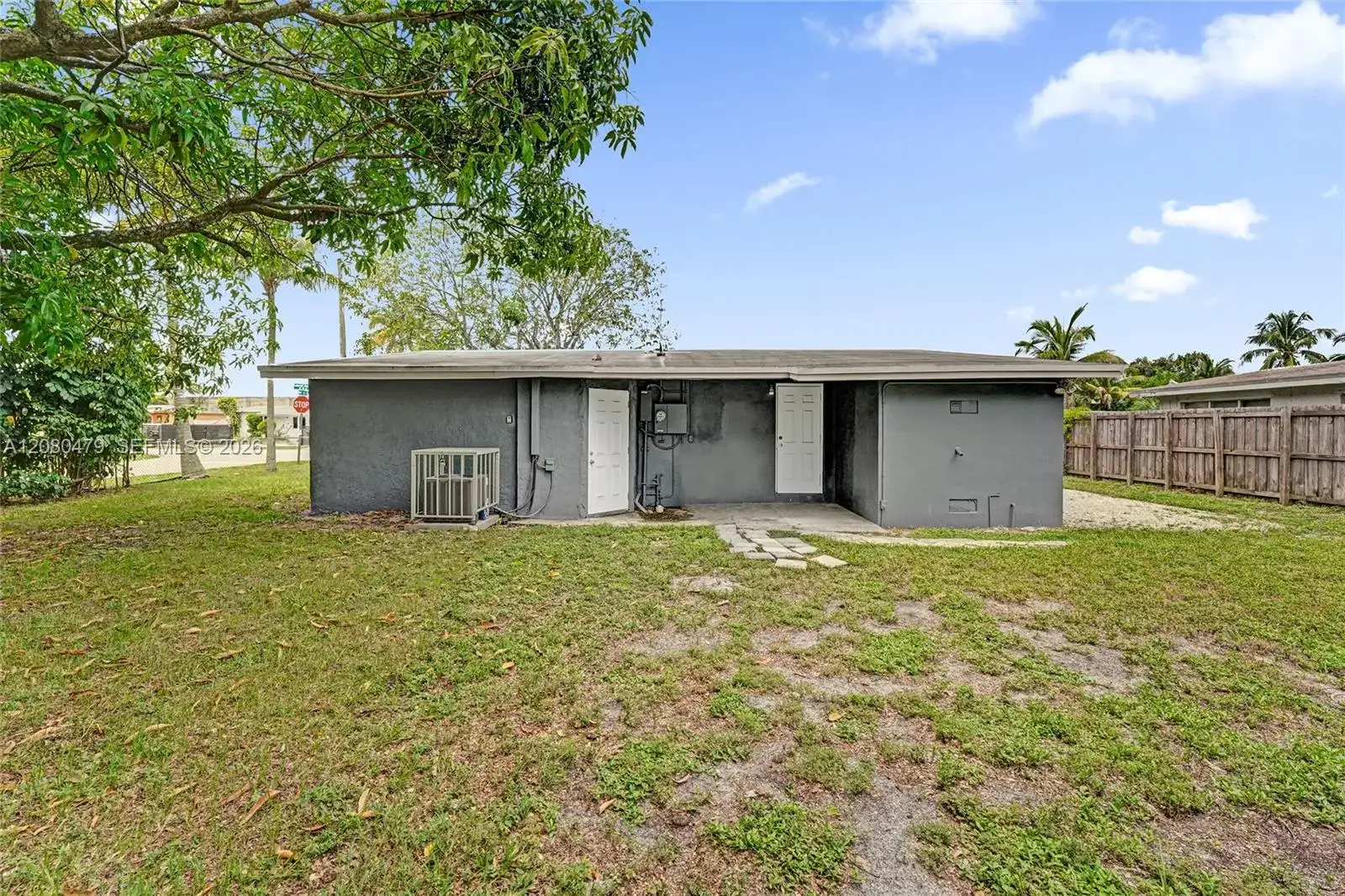 1843 Lauderdale Manor Dr, Fort Lauderdale FL 33311 photo 5