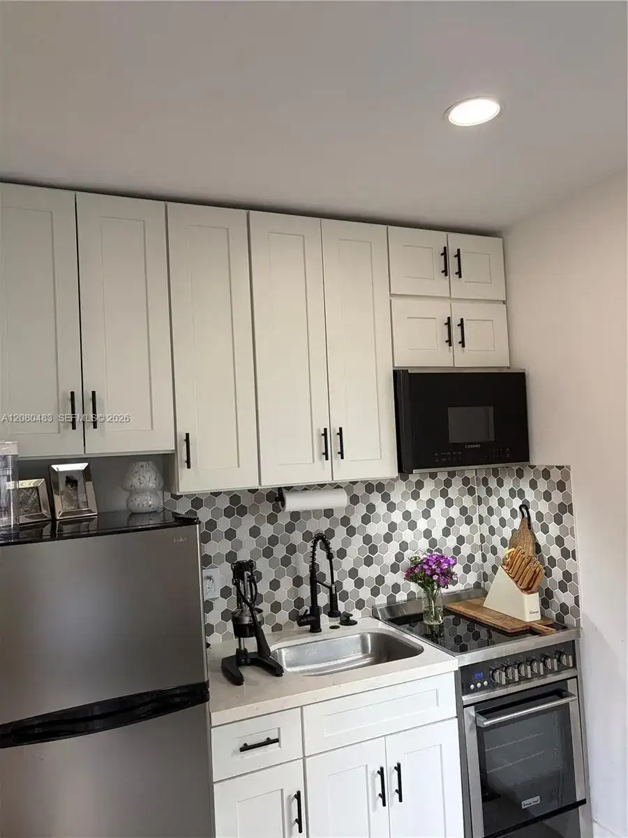 7128 Indian Creek Dr # 6, Miami Beach FL 33141 photo 2