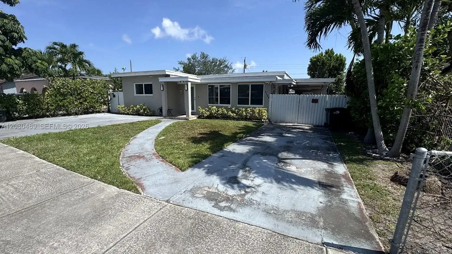 7160 SW 12th St, Miami FL 33144