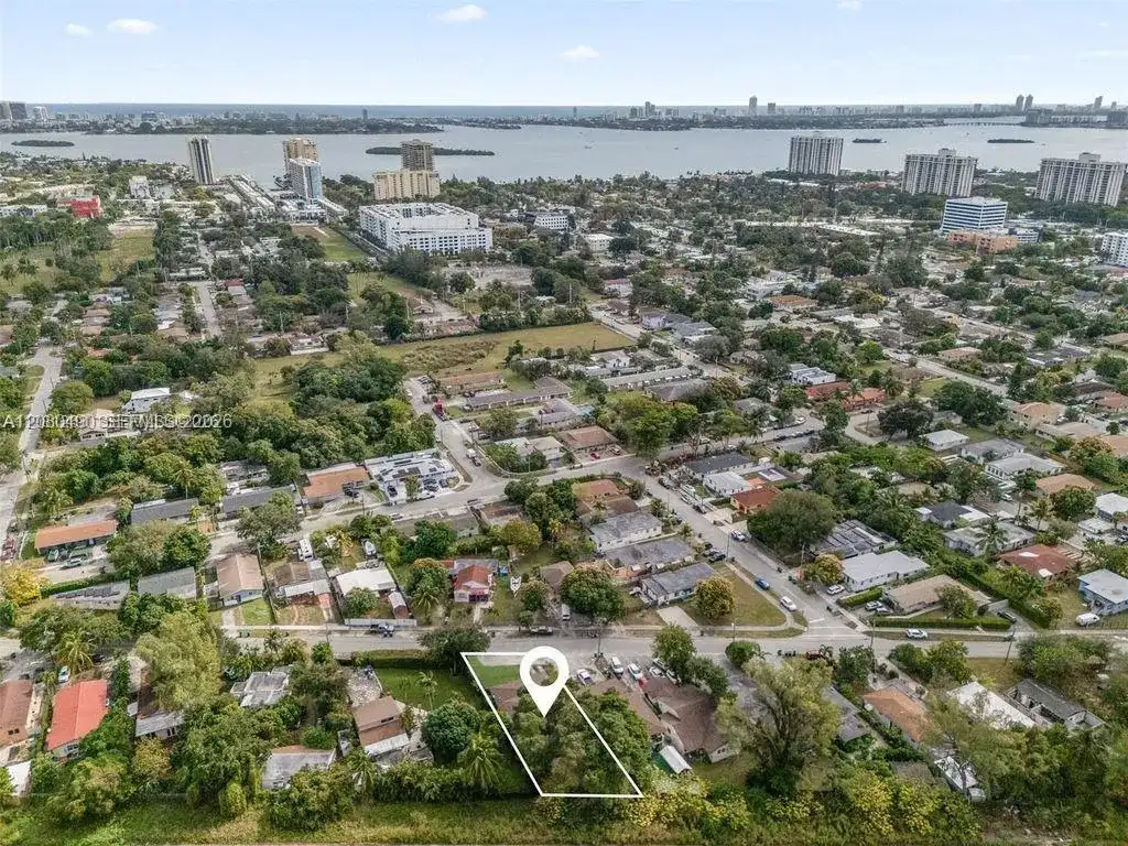 11330 Peachtree Dr, Miami FL 33161