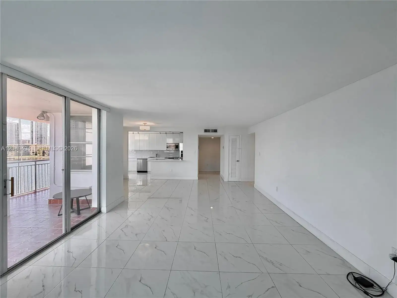 18081 Biscayne Blvd # 504, Aventura FL 33160 photo 4