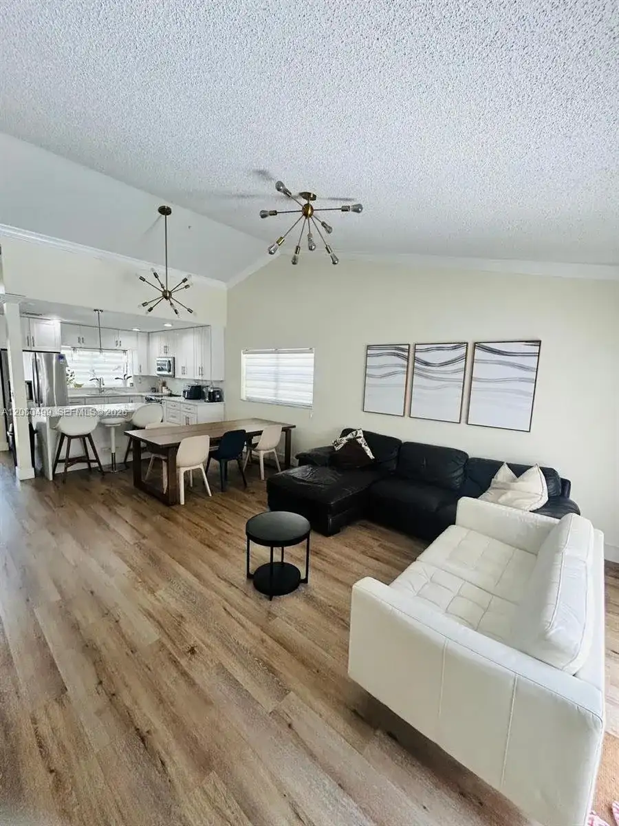7342 NW 38th Pl, Coral Springs FL 33065 photo 4