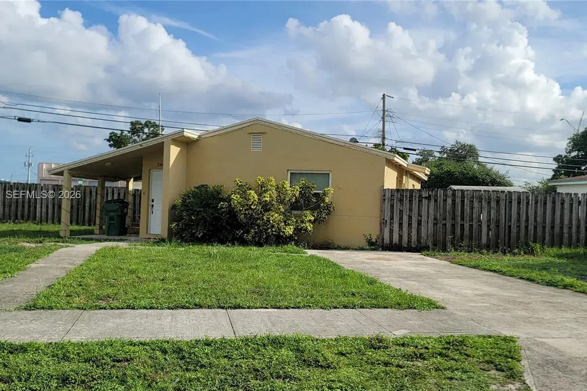 2400 NW 152nd St, Miami Gardens FL 33054