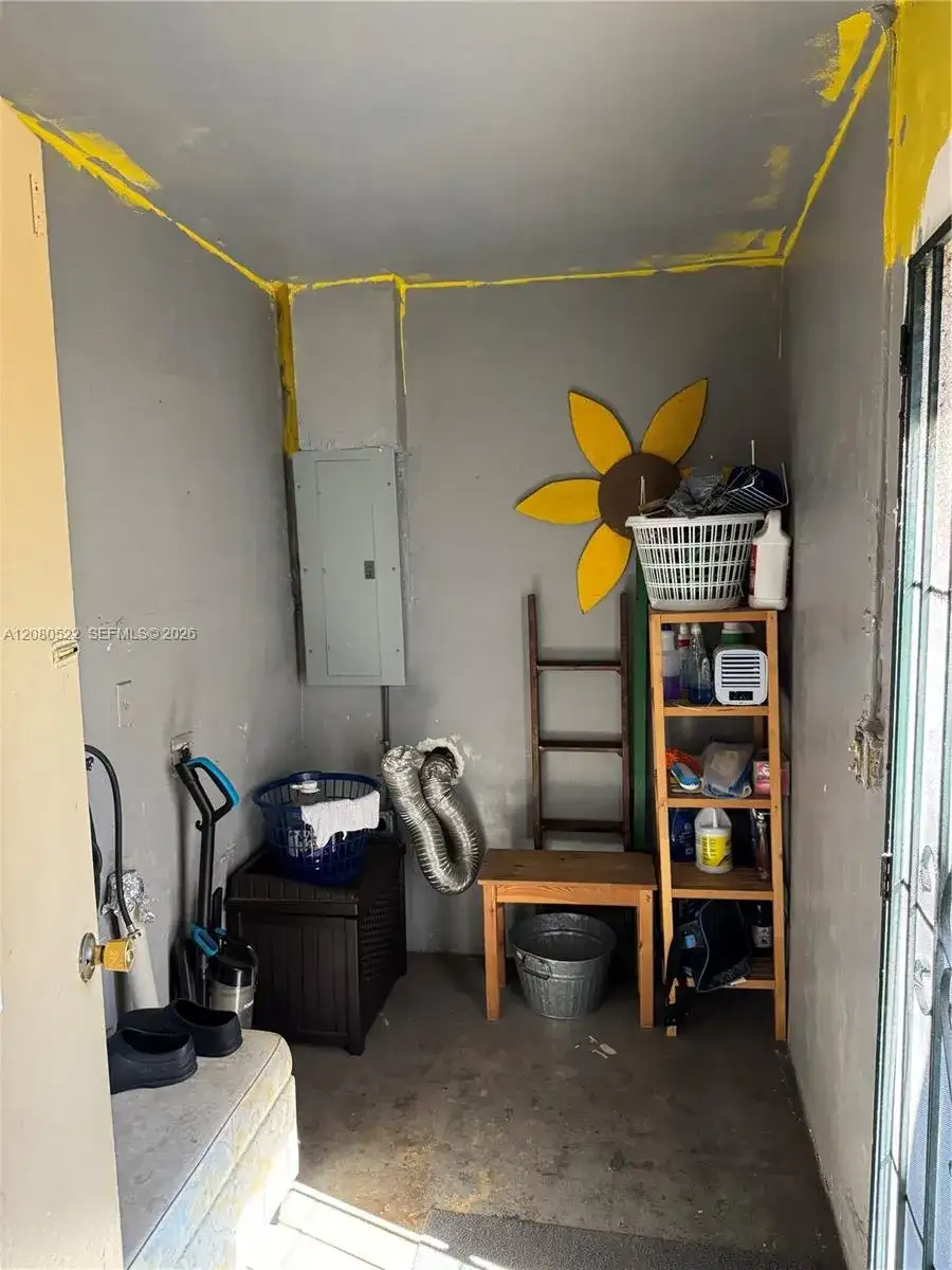 1075 NW 100th St, Miami FL 33150 photo 2