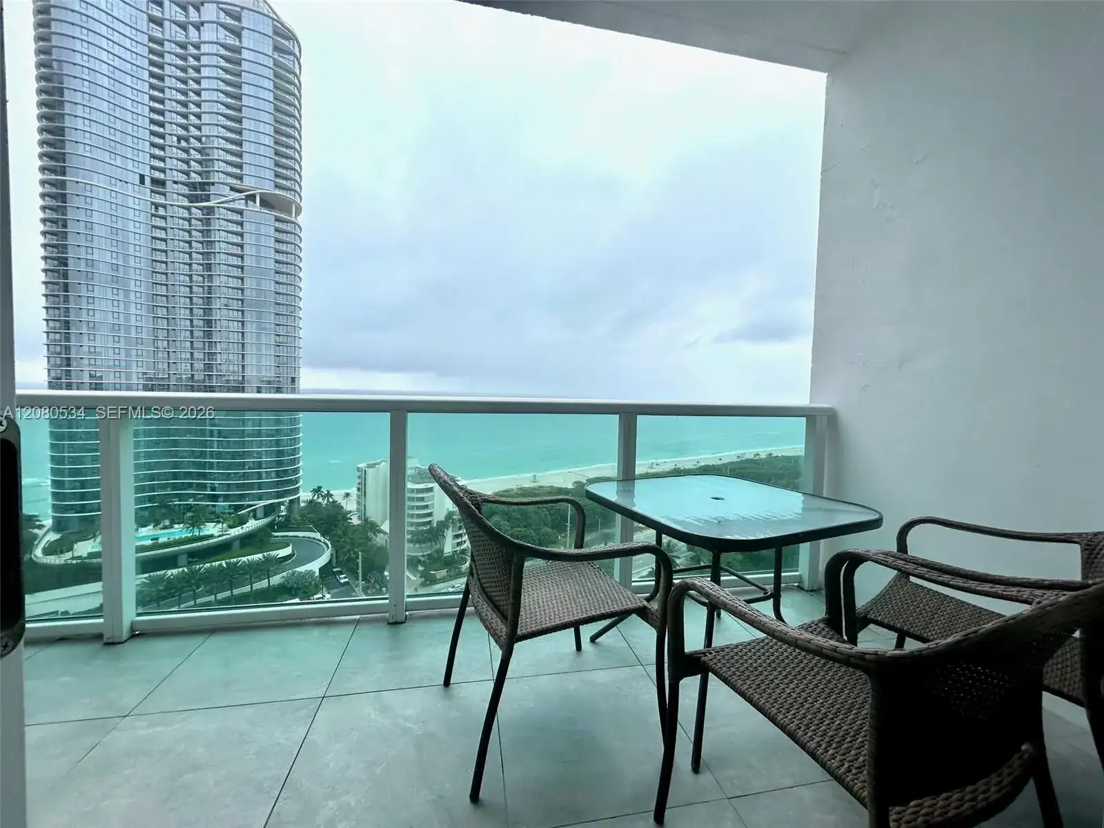 100 Bayview Dr, Sunny Isles Beach FL 33160 photo 2