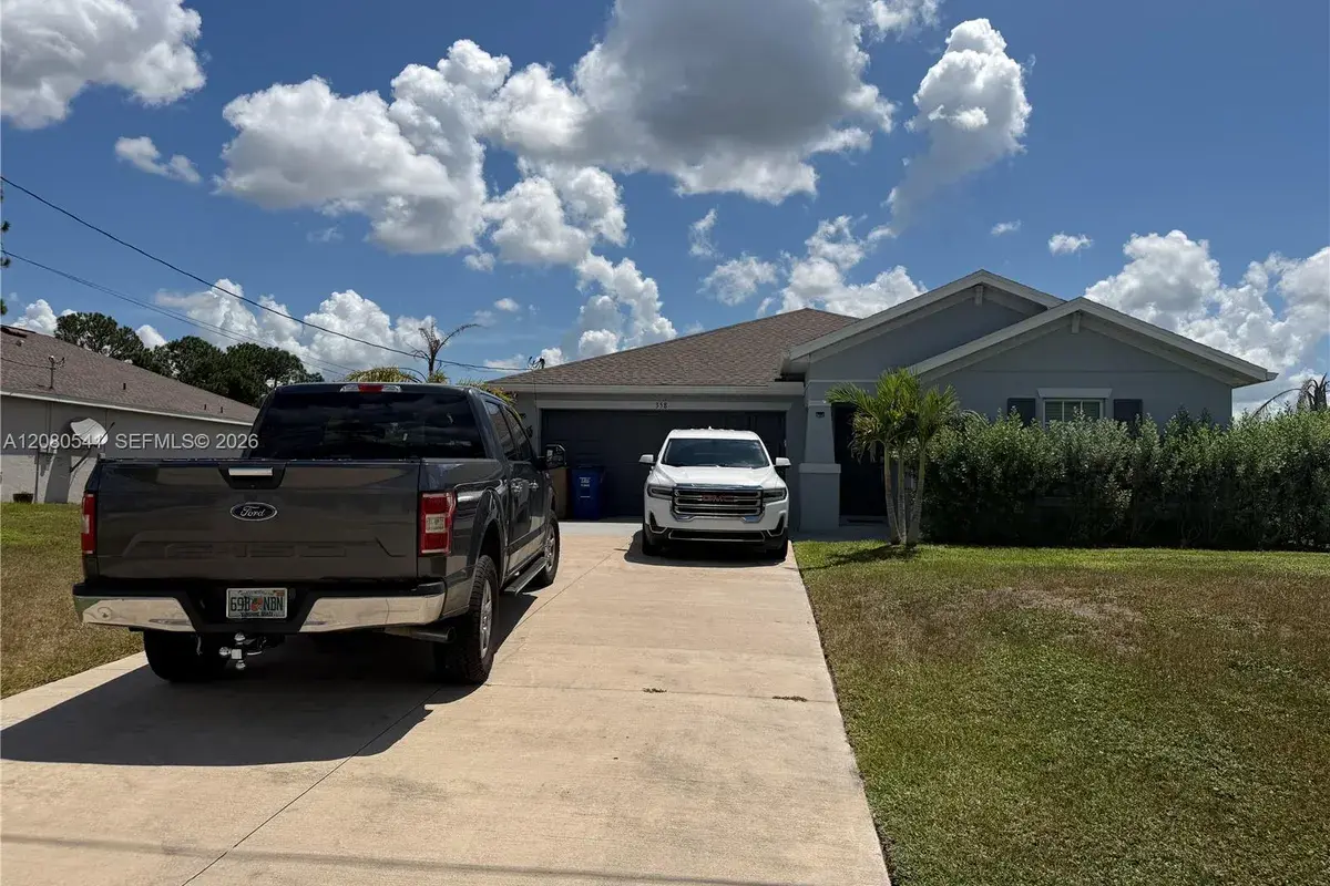 358 Pembroke ST, Lehigh Acres FL 33974