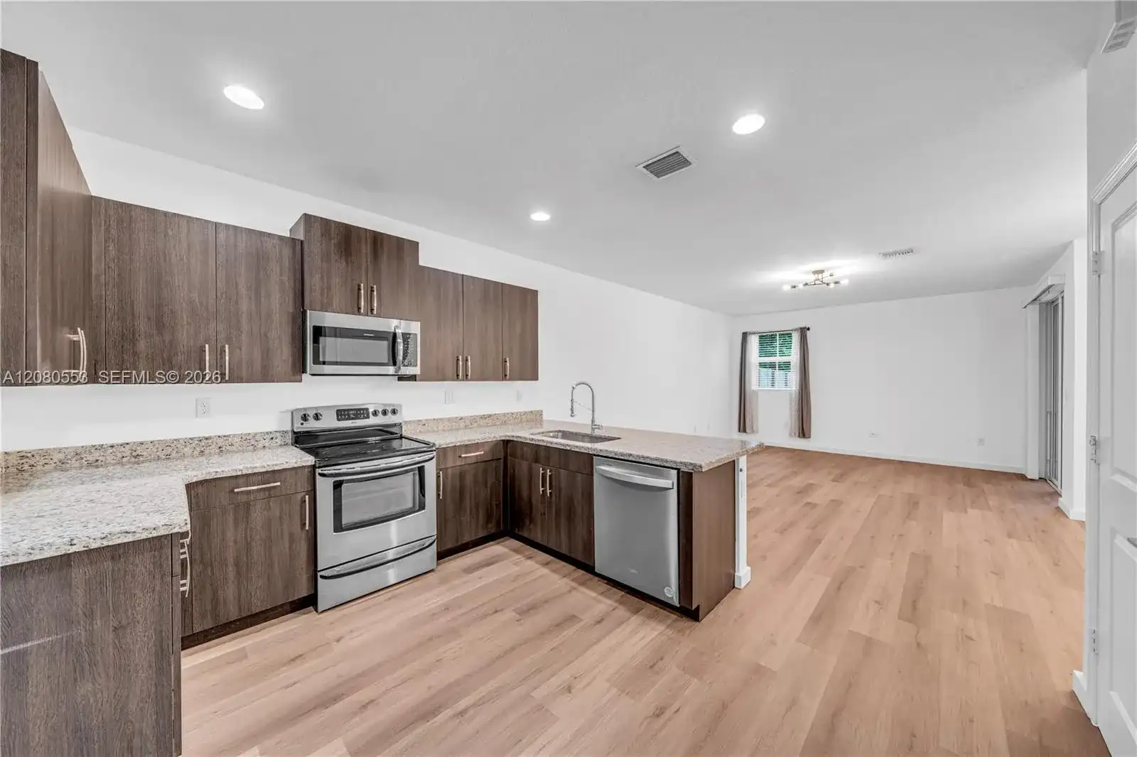 1426 SE 24th Ter, Homestead FL 33035