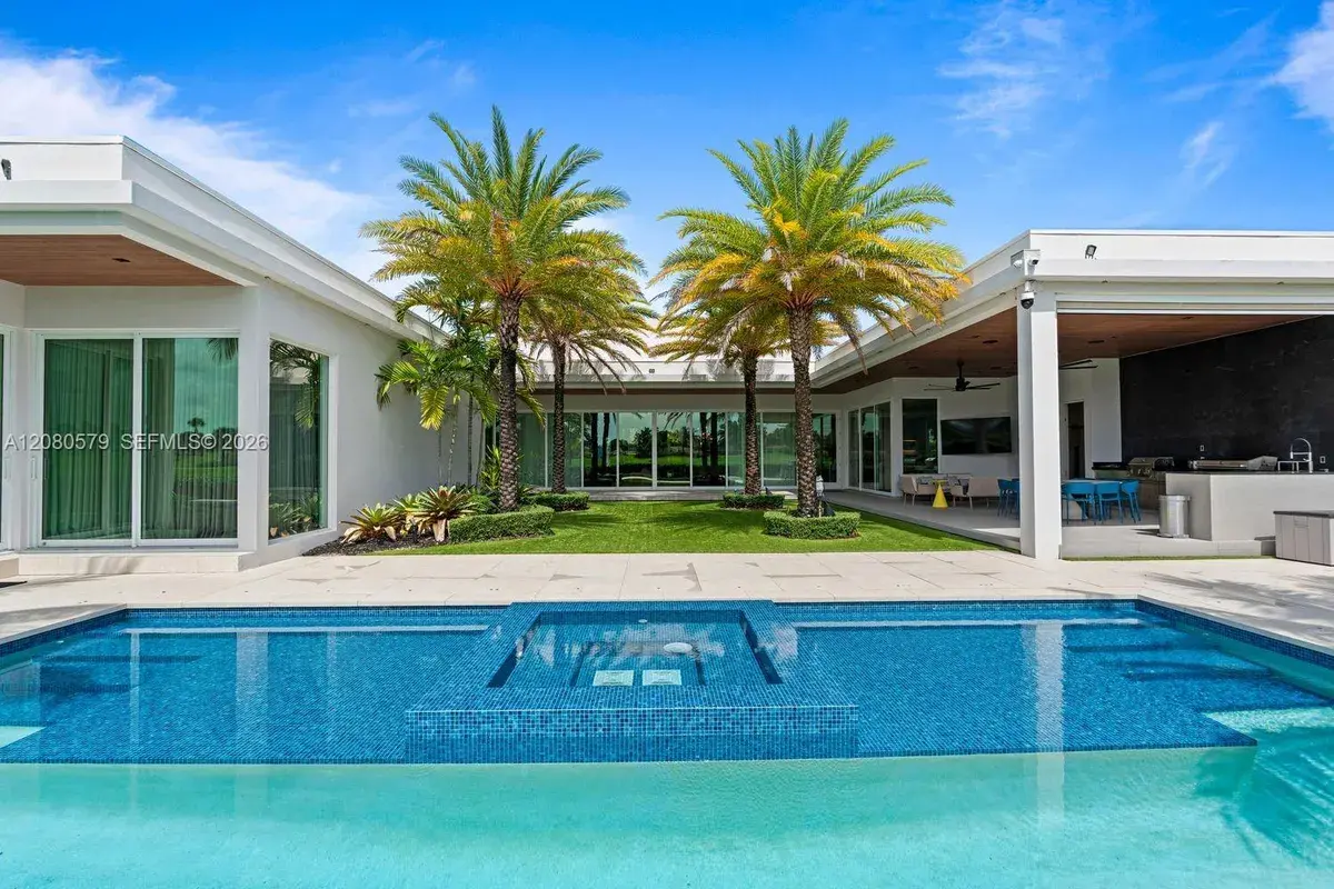 3939 Country Club Ln, Fort Lauderdale FL 33308