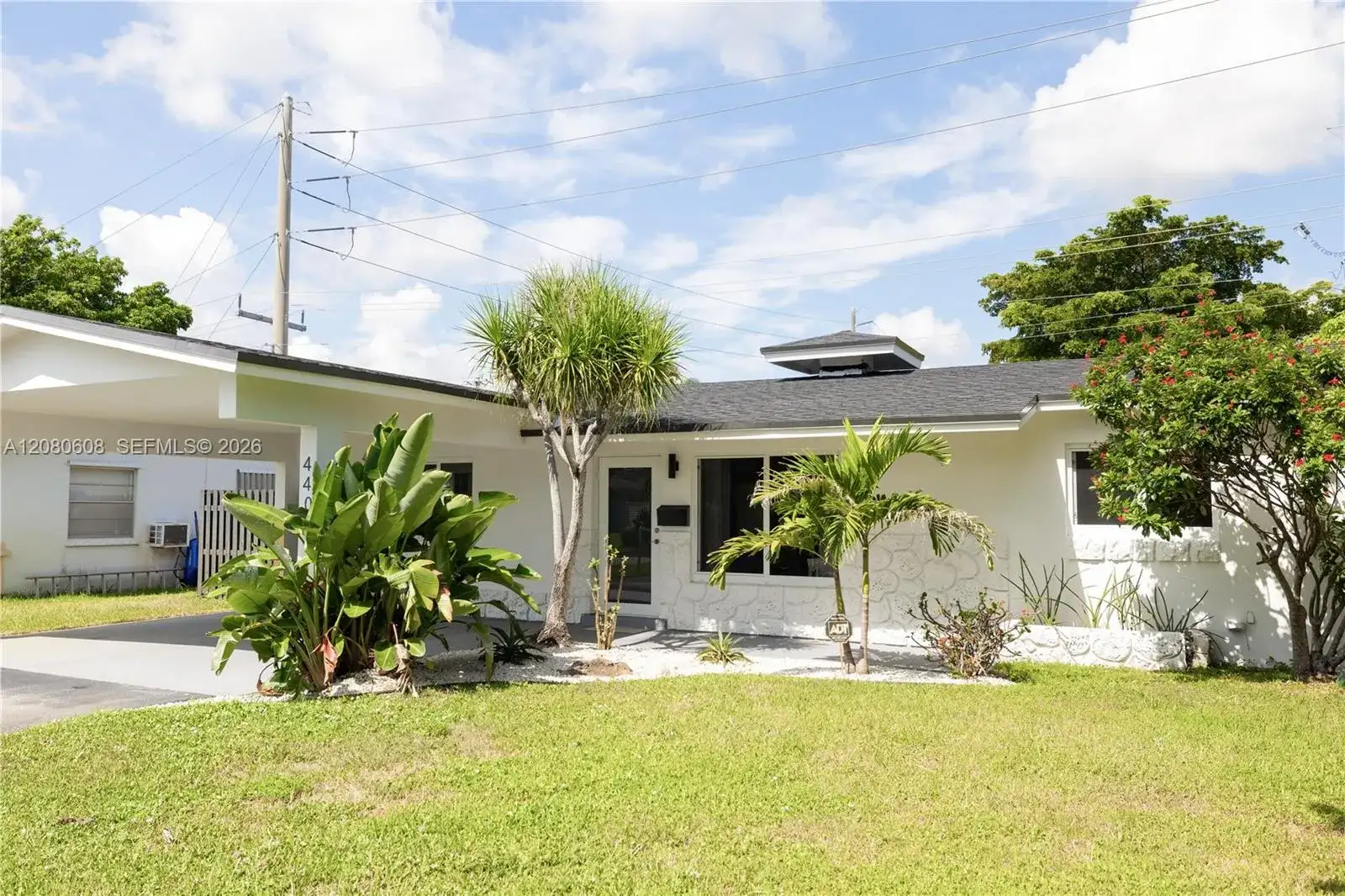 4401 NE 13th Ave, Oakland Park FL 33334 photo 2