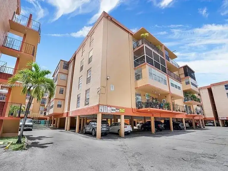 1850 W 56th St # 2305, Hialeah FL 33012 photo 2