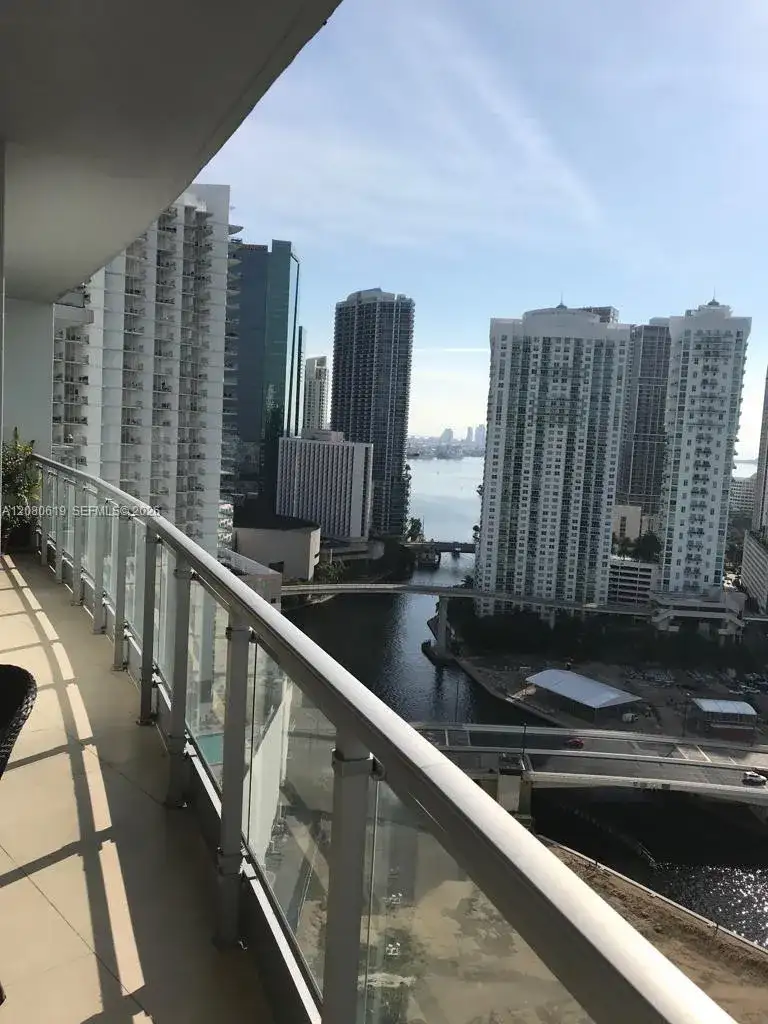 90 SW 3rd St # 2911, Miami FL 33130 photo 2