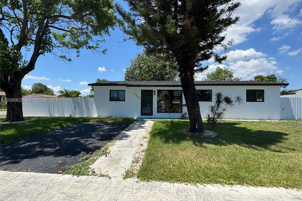 2251 NW 193rd Ter, Miami Gardens FL 33056