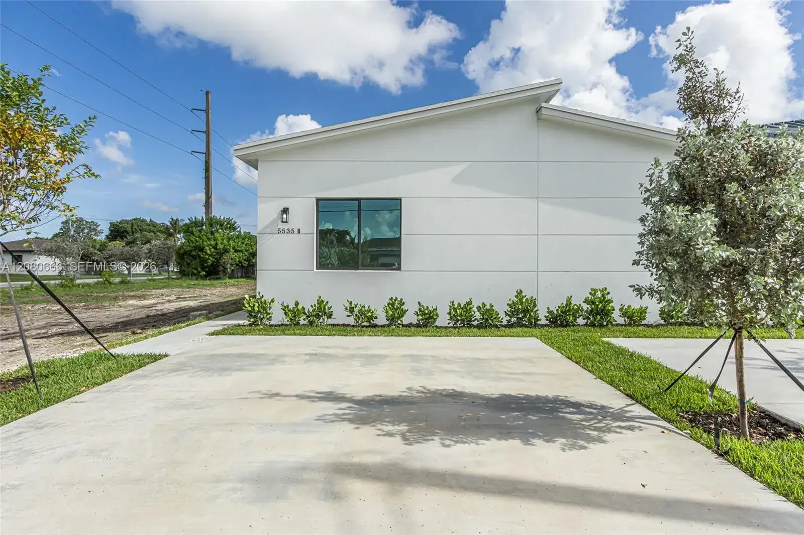 5535 SW 19th St, West Park FL 33023 photo 5