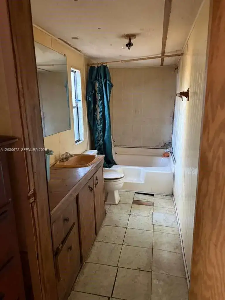 2212 NE Washington ST, Other City - In The State Of Florida FL 32055 photo 3