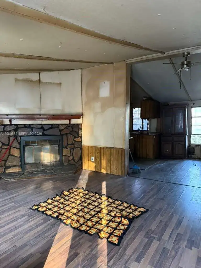 2212 NE Washington ST, Other City - In The State Of Florida FL 32055 photo 4