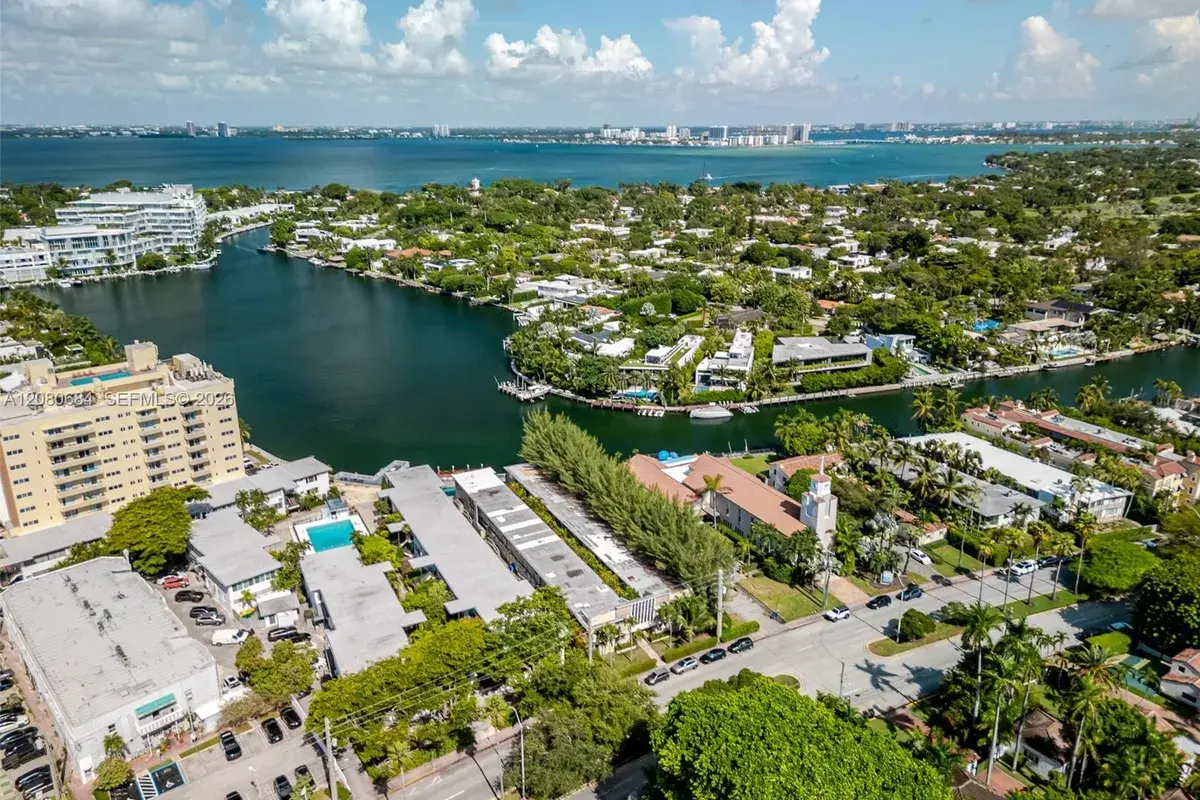 4730 Pine Tree Dr # 17, Miami Beach FL 33140