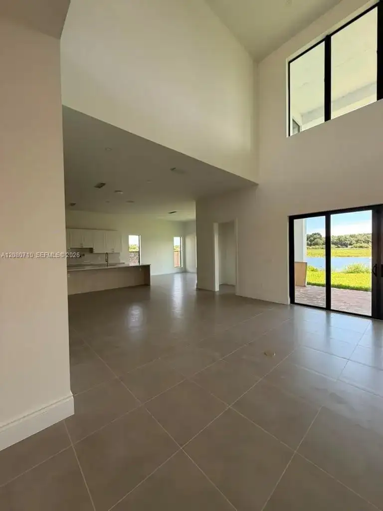 8540 NW 160th Terrace # 1, Miami Lakes FL 33016 photo 2