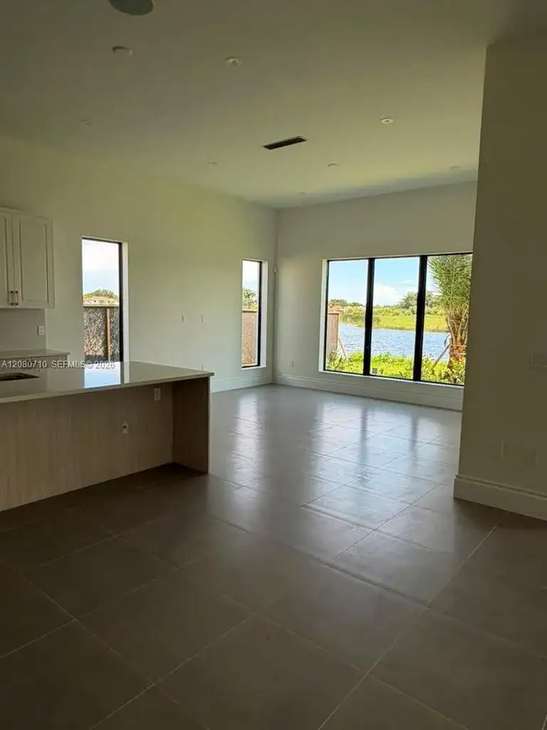 8540 NW 160th Terrace # 1, Miami Lakes FL 33016 photo 3