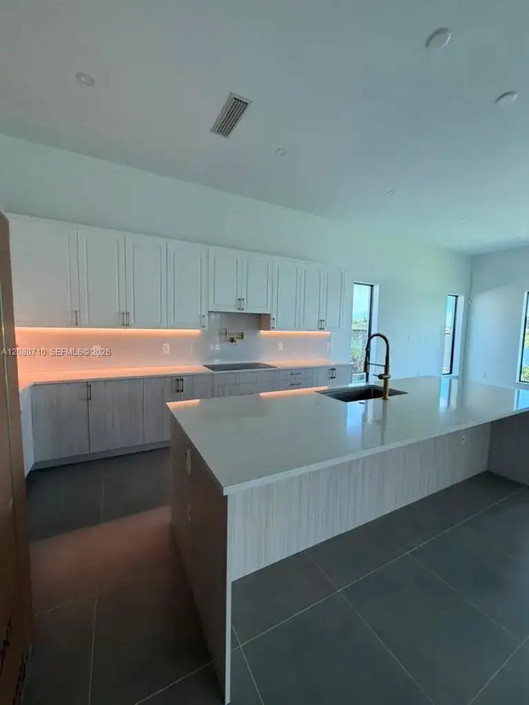 8540 NW 160th Terrace # 1, Miami Lakes FL 33016 photo 4