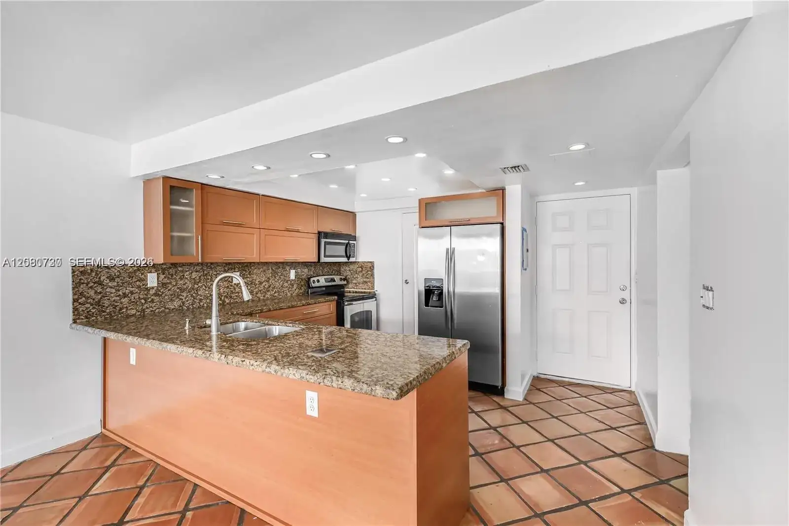 1045 10th St # 402, Miami Beach FL 33139 photo 4