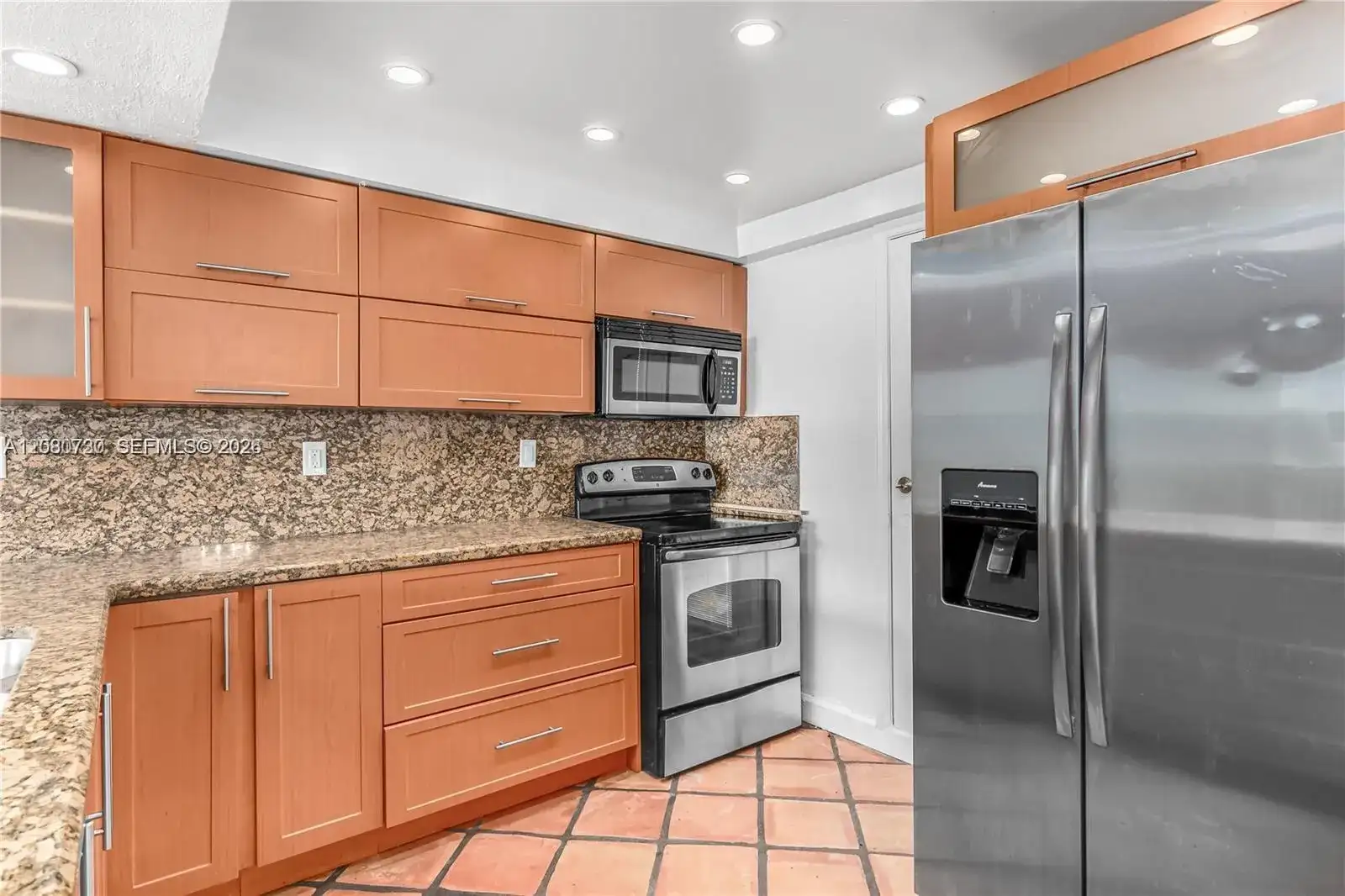 1045 10th St # 402, Miami Beach FL 33139 photo 5
