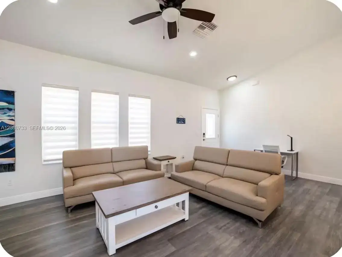 812 Lake Betty Dr, Lake Placid FL 33852 photo 3