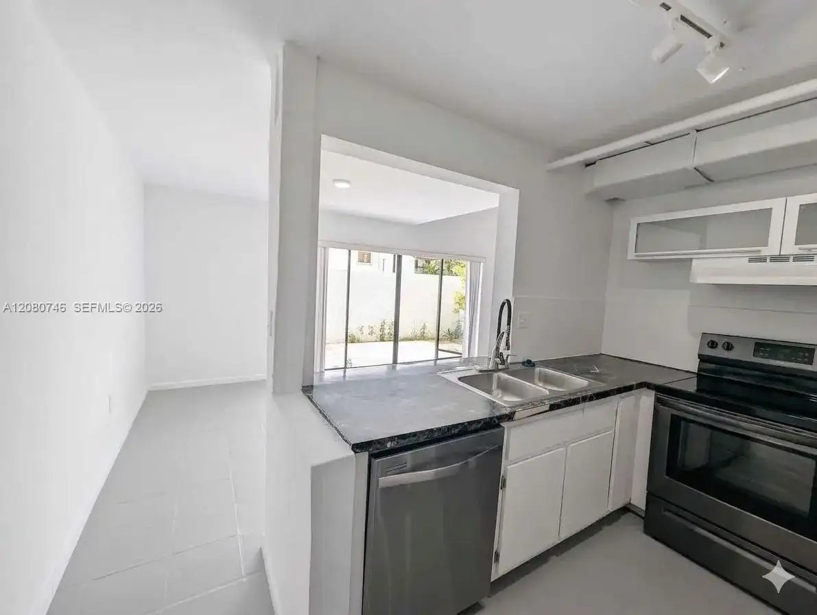 1311 SW 124th Ct, Miami FL 33184 photo 4