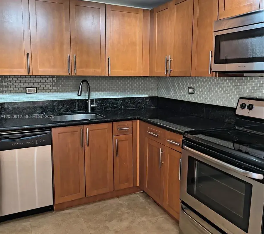 1740 NW N River Dr # 120, Miami FL 33125