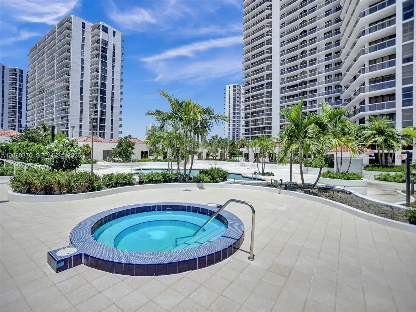 20281 E Country Club Dr, Aventura FL 33180 photo 3