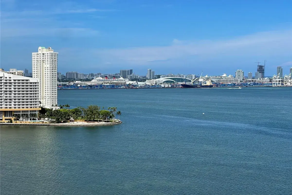 1300 Brickell Bay Dr # 2010, Miami FL 33131