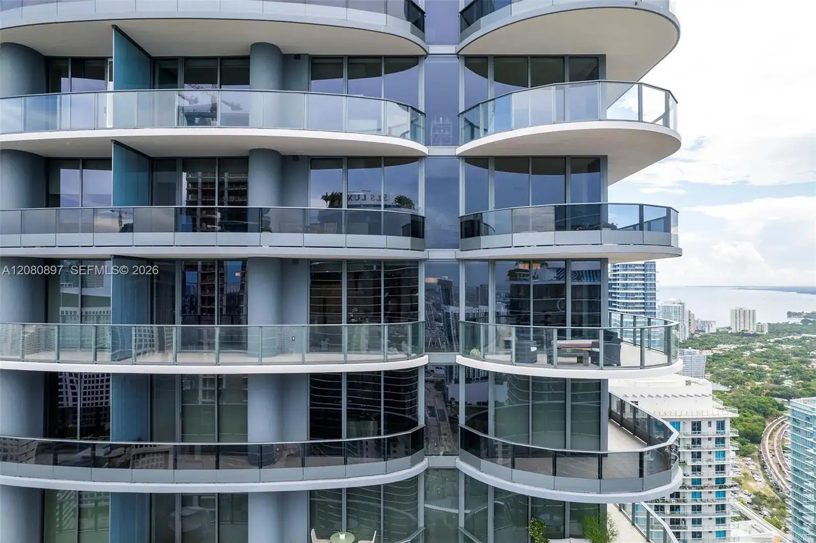 1000 Brickell Plz, Miami FL 33131 photo 5