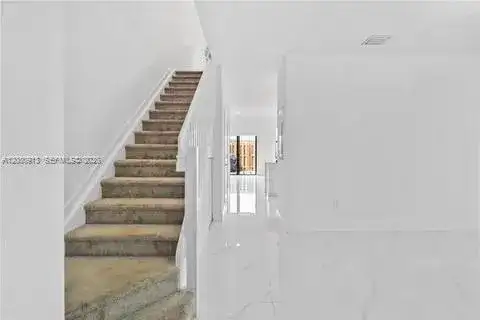 957 NE 211th St, Miami FL 33179 photo 2