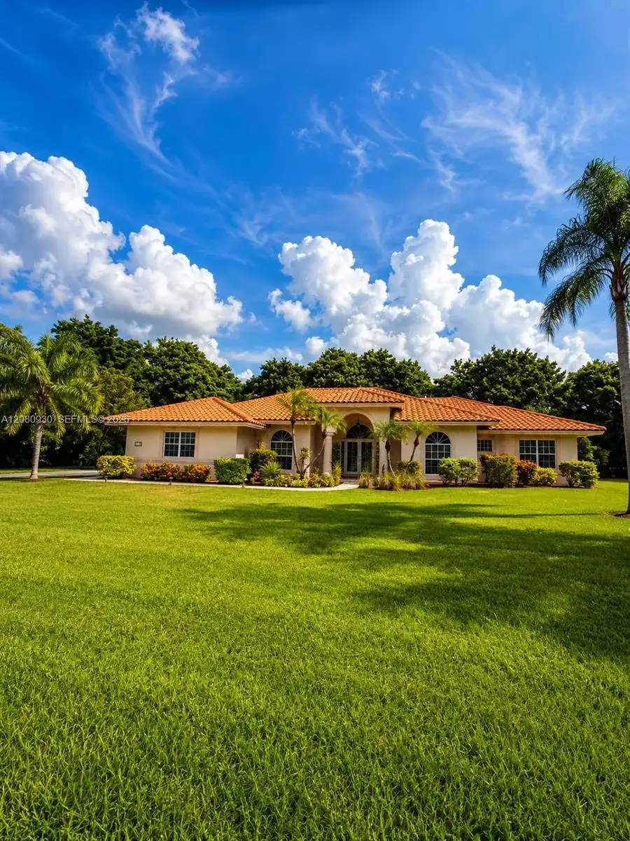 1100 NW 114th Ave, Plantation FL 33323 photo 2