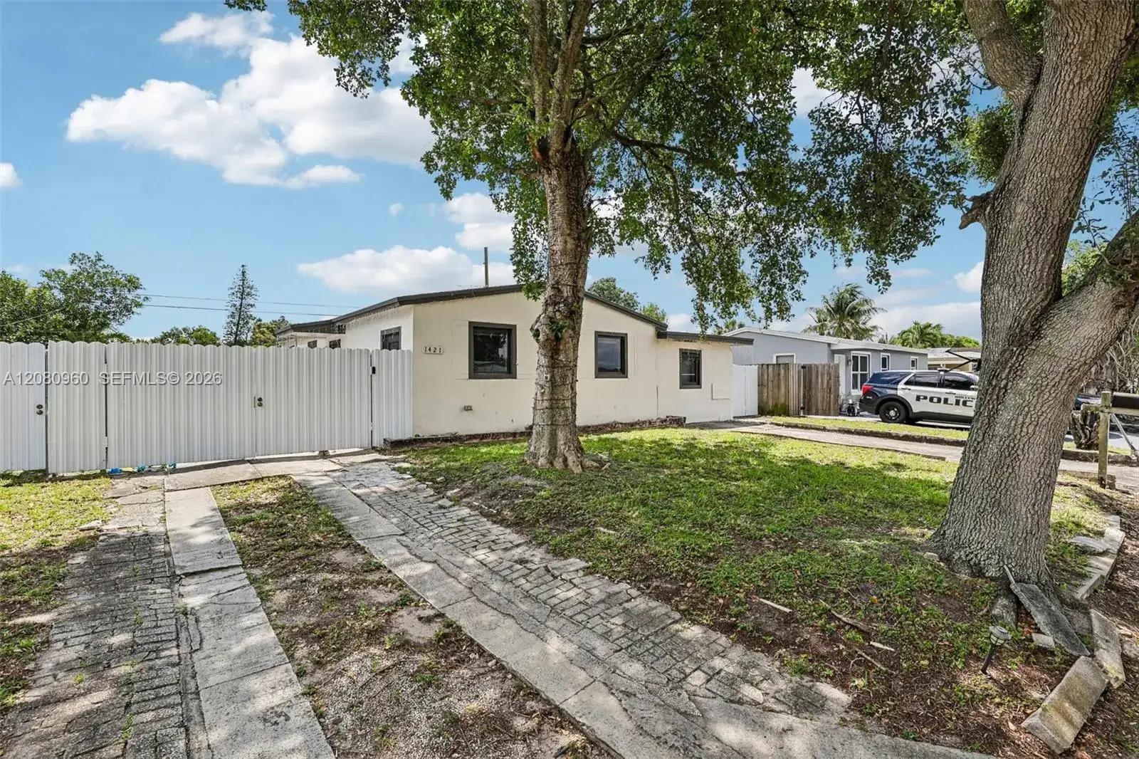 1421 N 68th Ter, Hollywood FL 33024 photo 3