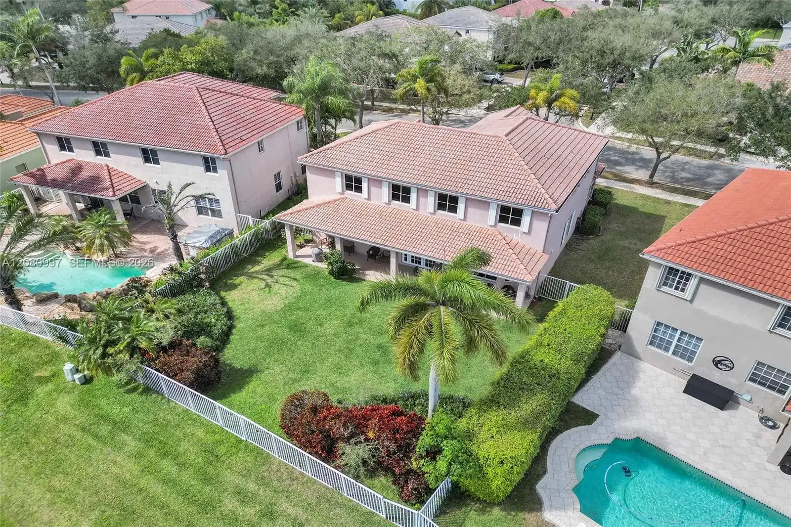 3892 Falcon Ridge Cir, Weston FL 33331