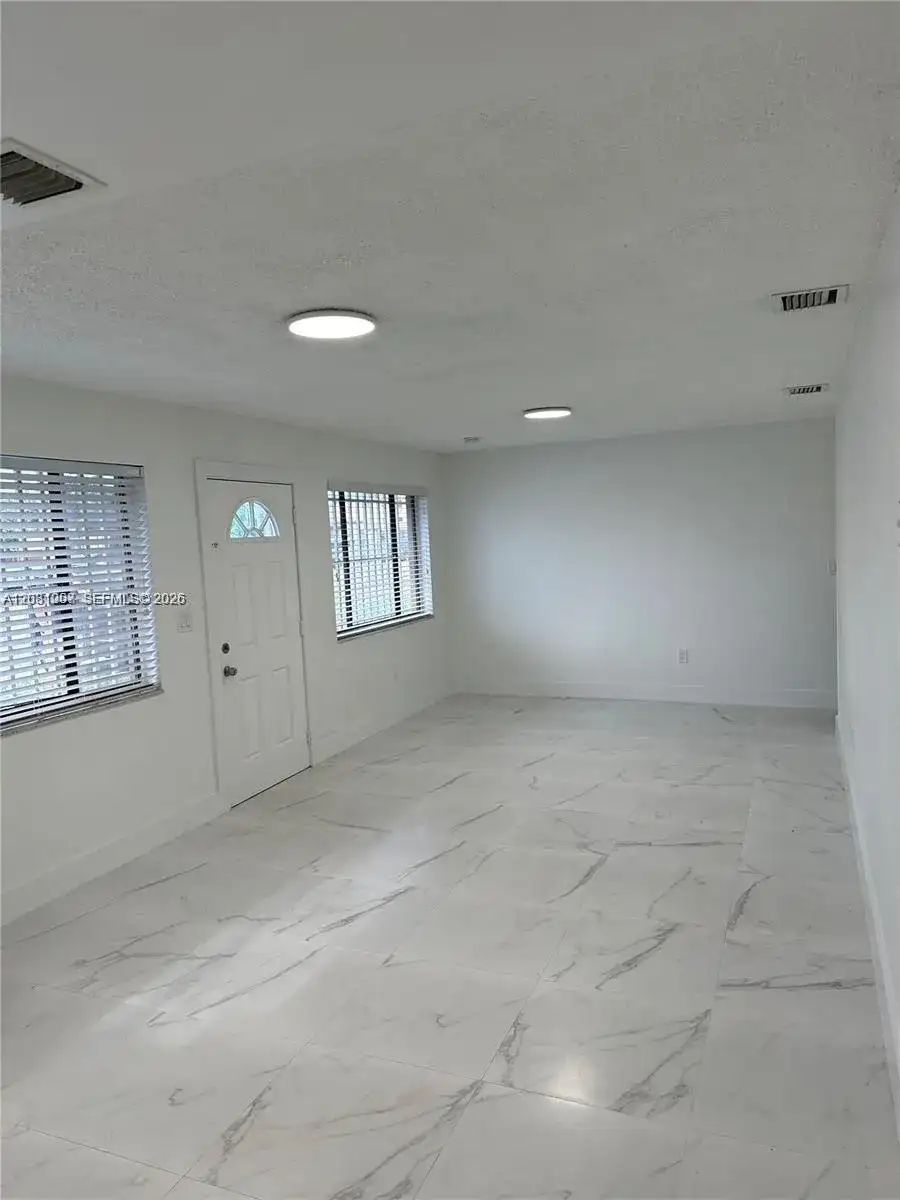 324 E 34th # 1, Hialeah FL 33013 photo 2