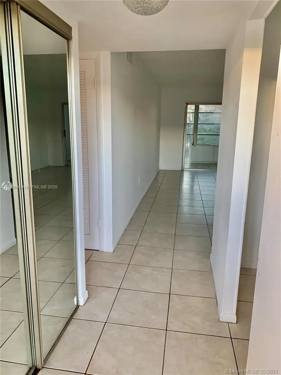 8220 Sunrise Lakes Blvd # 307, Sunrise FL 33322 photo 2