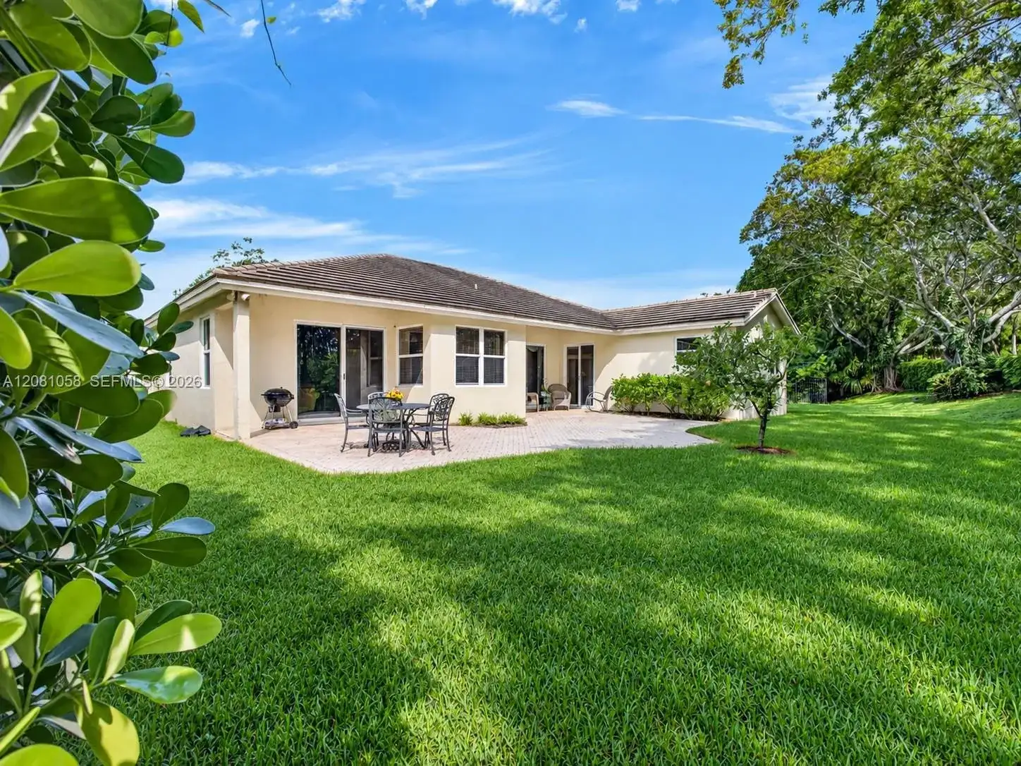 3098 Lakewood Cir, Weston FL 33332 photo 3