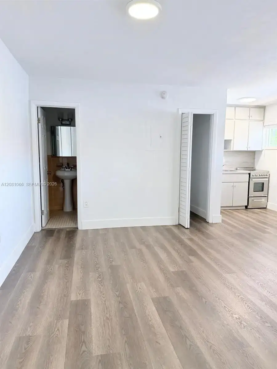 100 Madeira Ave # 7, Coral Gables FL 33134 photo 4