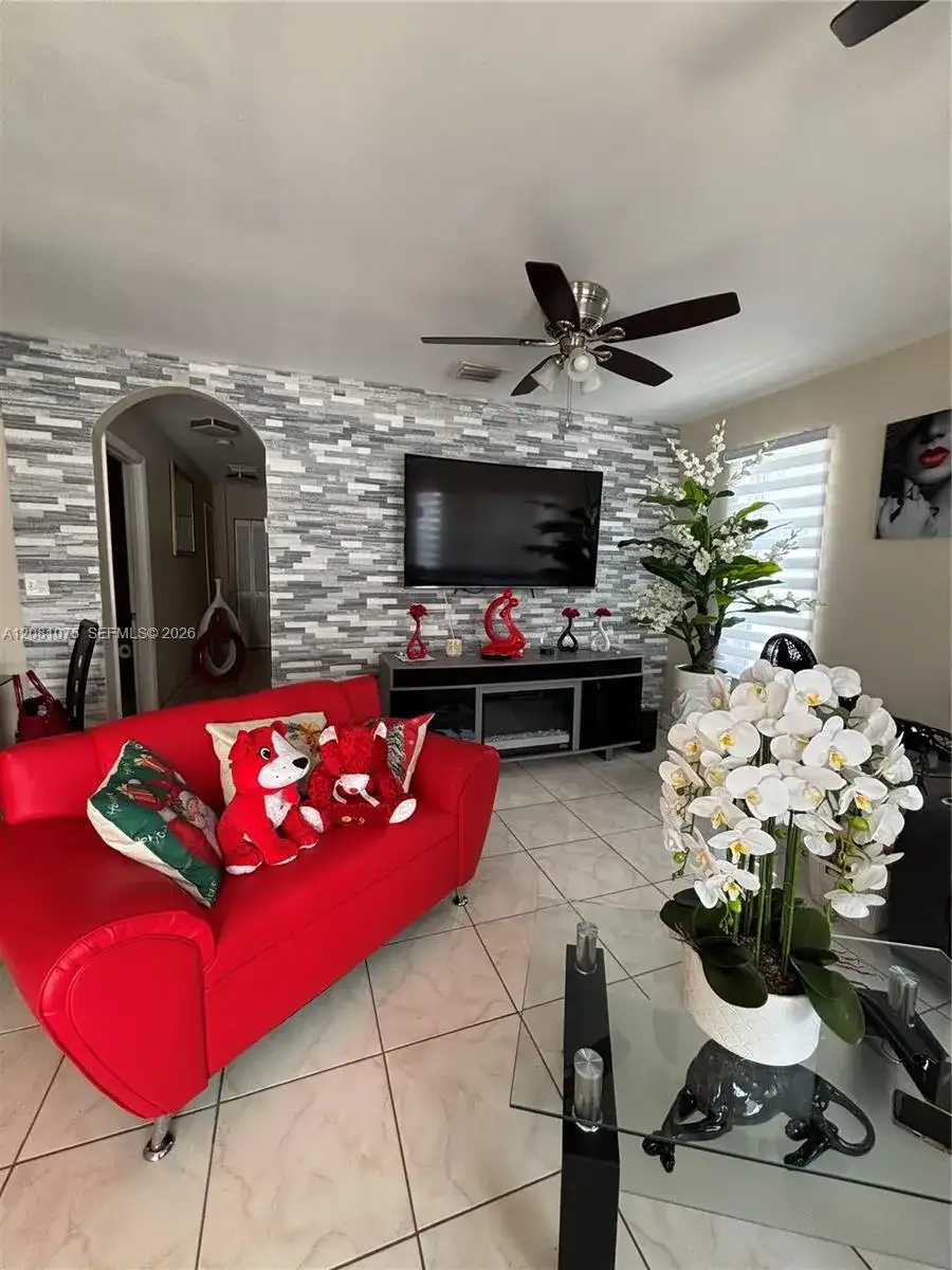 502 NW 7th Ave, Homestead FL 33030 photo 4