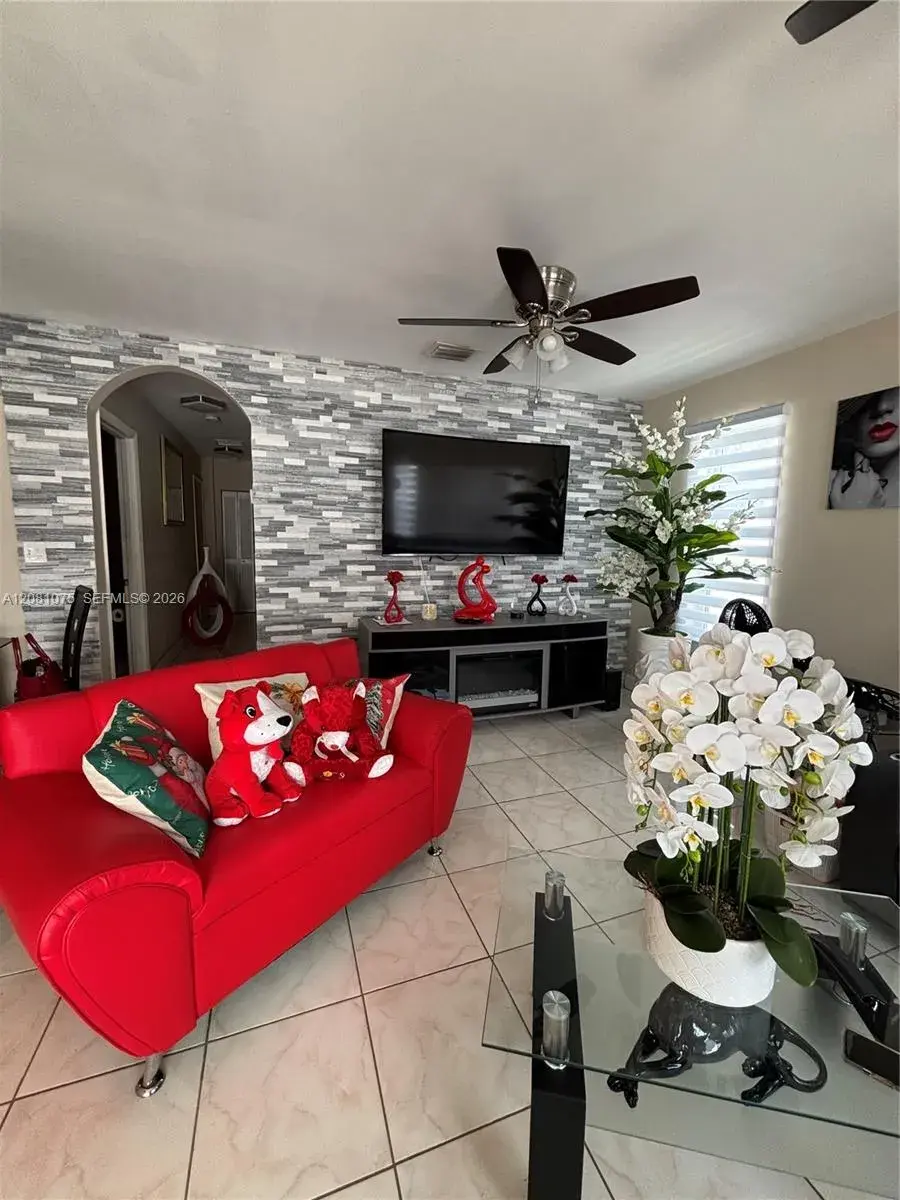 502 NW 7th Ave, Homestead FL 33030