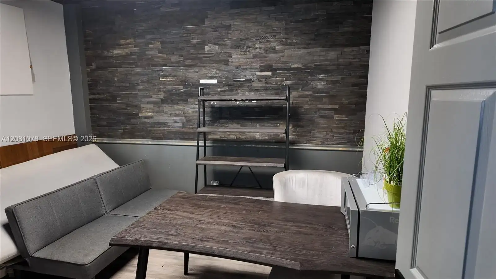 900 NW 6th St, Fort Lauderdale FL 33311