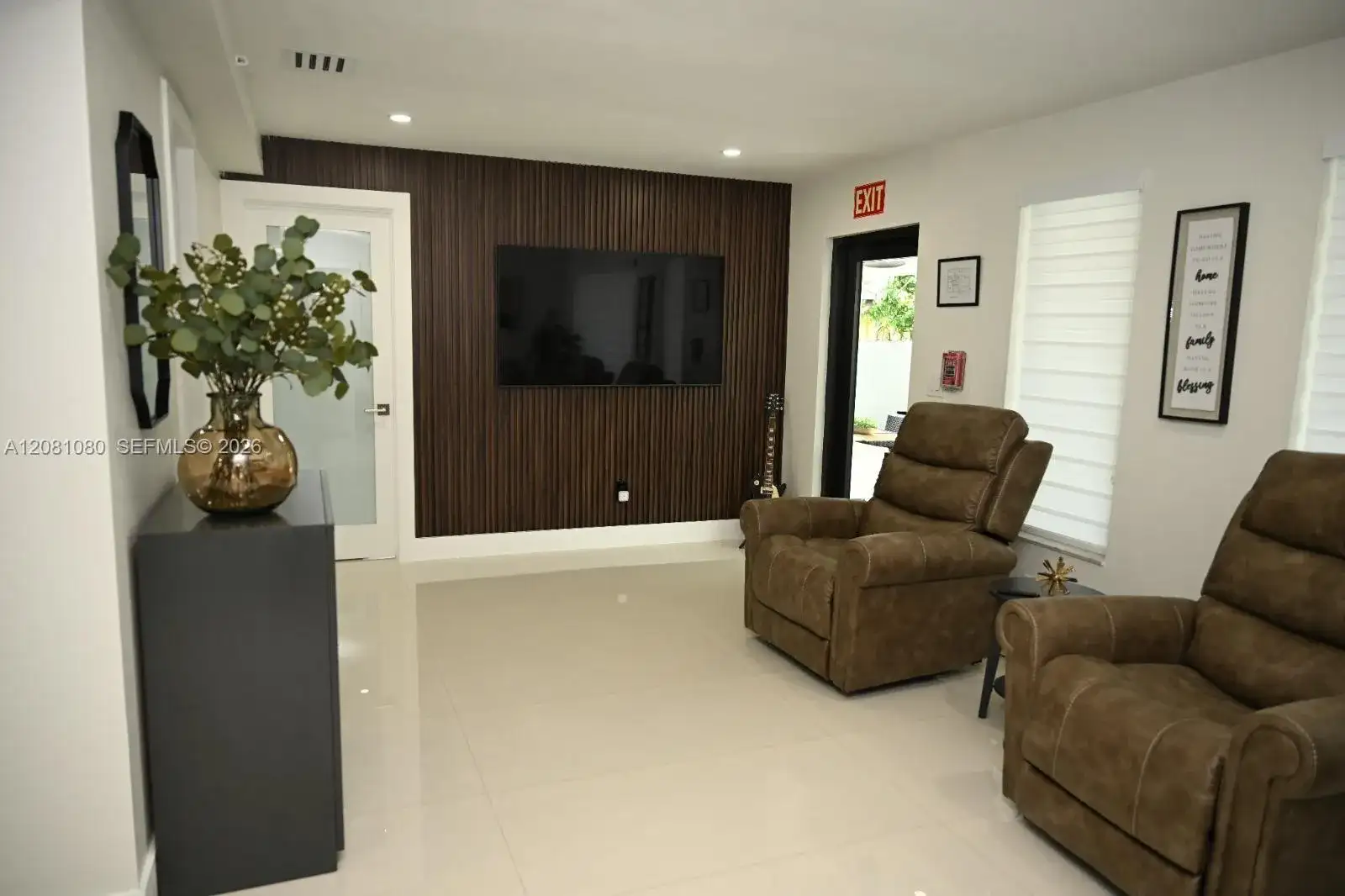 850 W 51st Pl, Hialeah FL 33012 photo 3