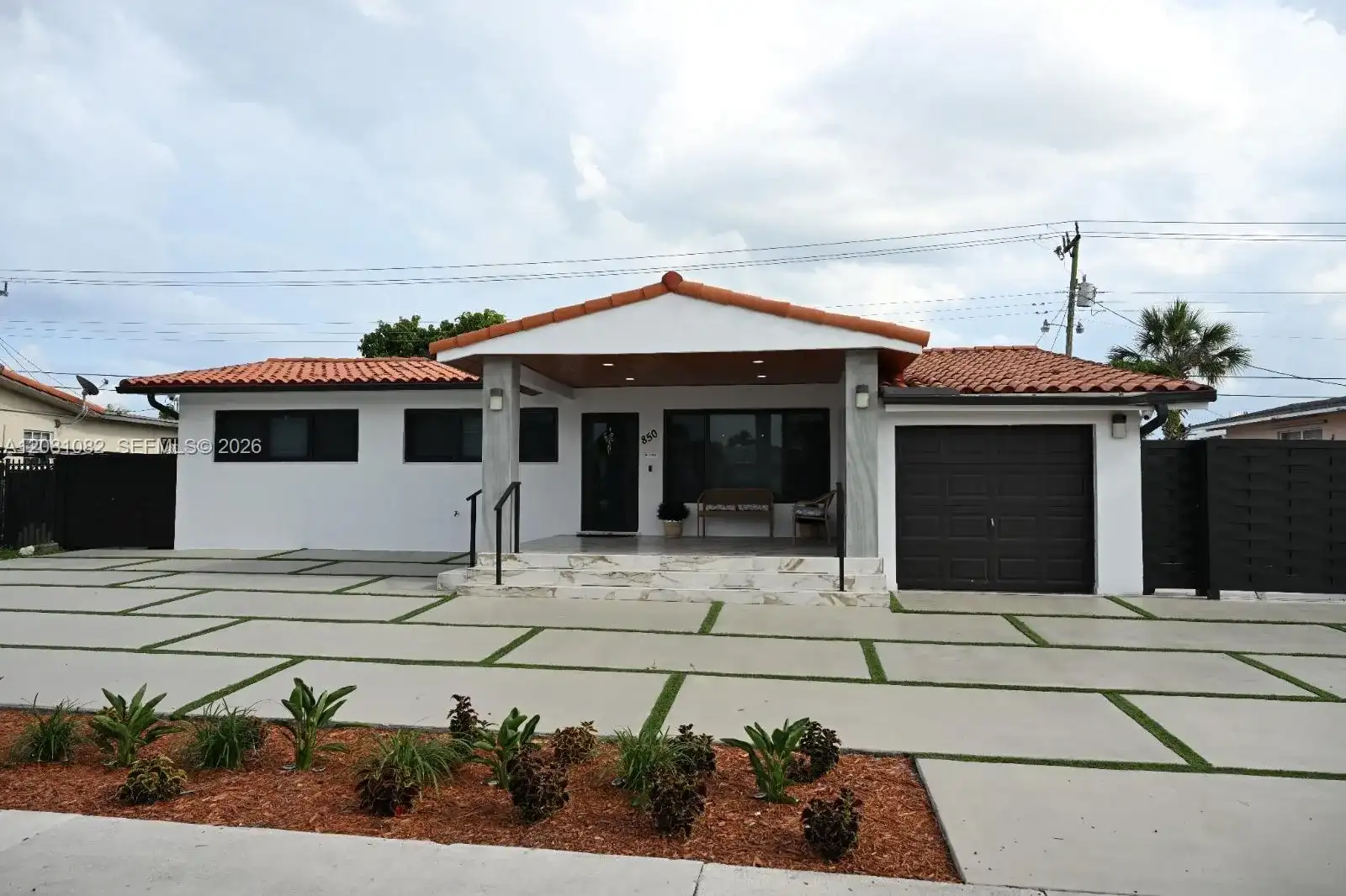 850 W 51st Pl, Hialeah FL 33012
