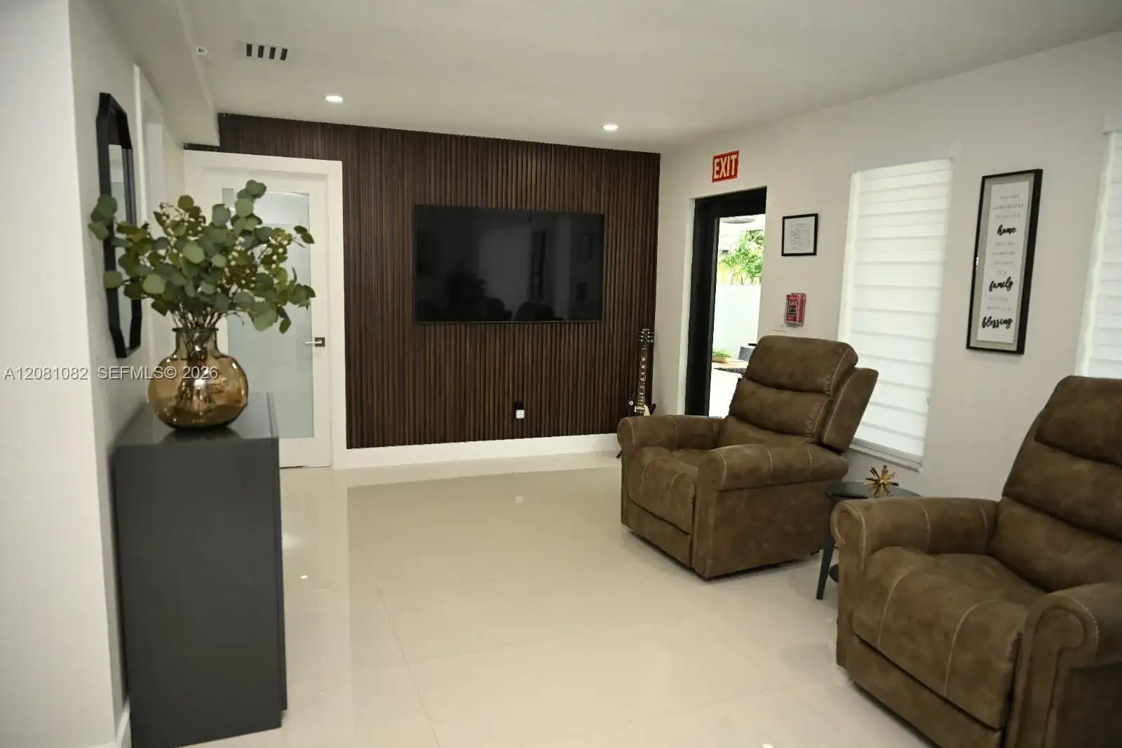 850 W 51st Pl, Hialeah FL 33012 photo 3