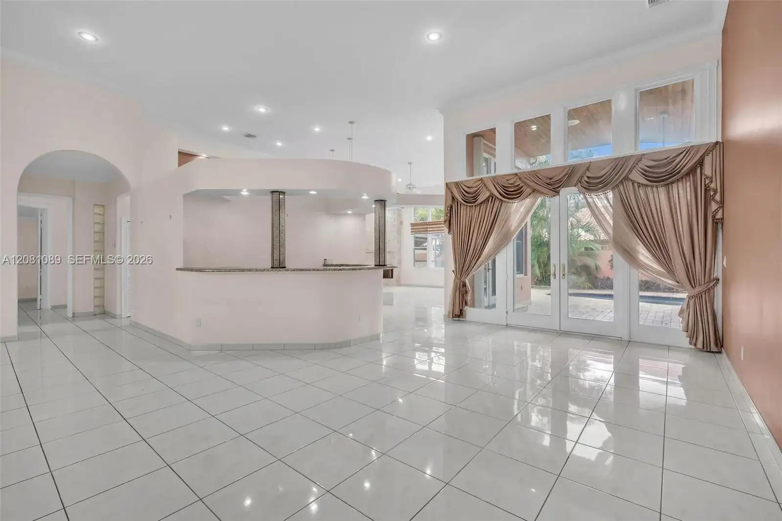 10485 NW 132nd St, Hialeah Gardens FL 33018 photo 4
