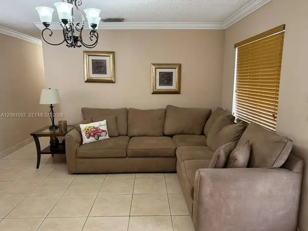 400 E 57th St, Hialeah FL 33013 photo 3