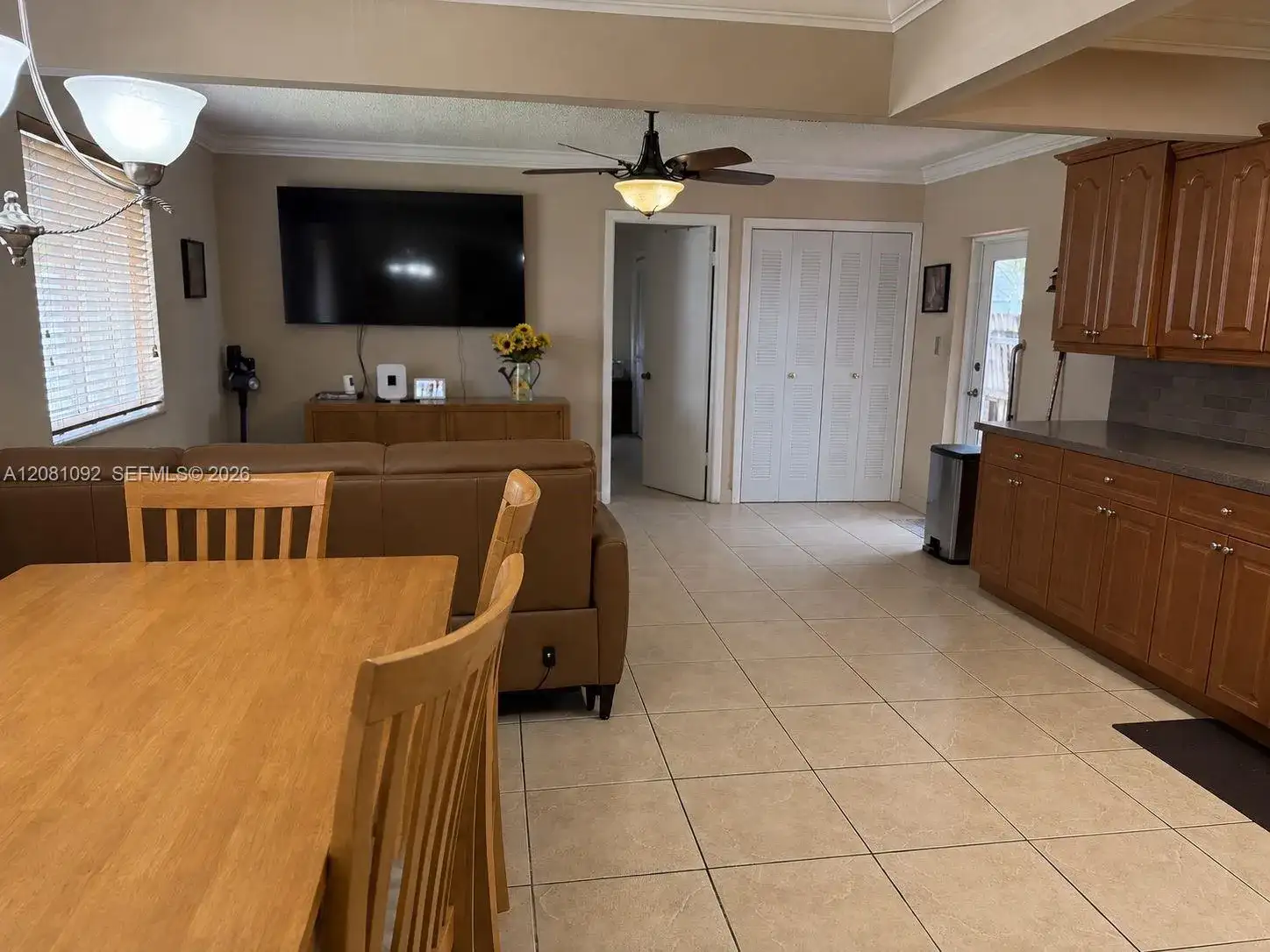 400 E 57th St, Hialeah FL 33013 photo 5