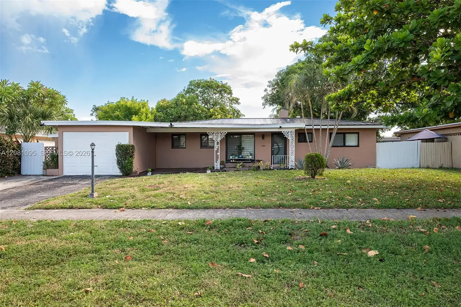 1024 Long Island Ave, Fort Lauderdale FL 33312
